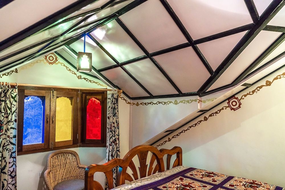 Chateau Garli Standard Double Room 9