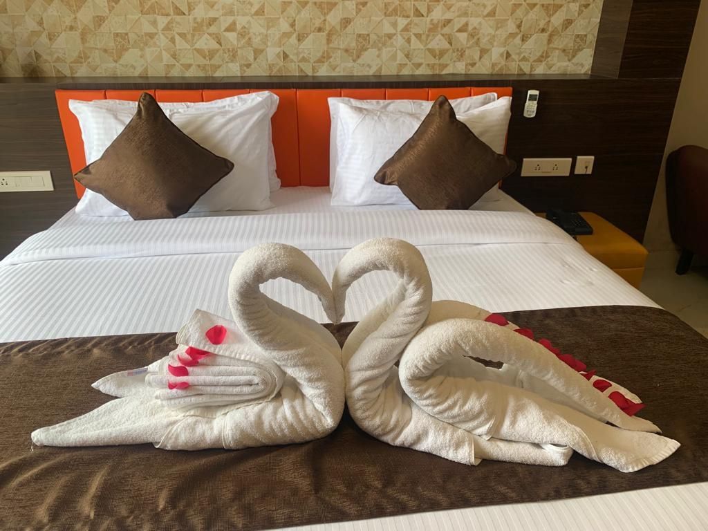 PURPLE HOTELS AND RESORTS Suite Room 3