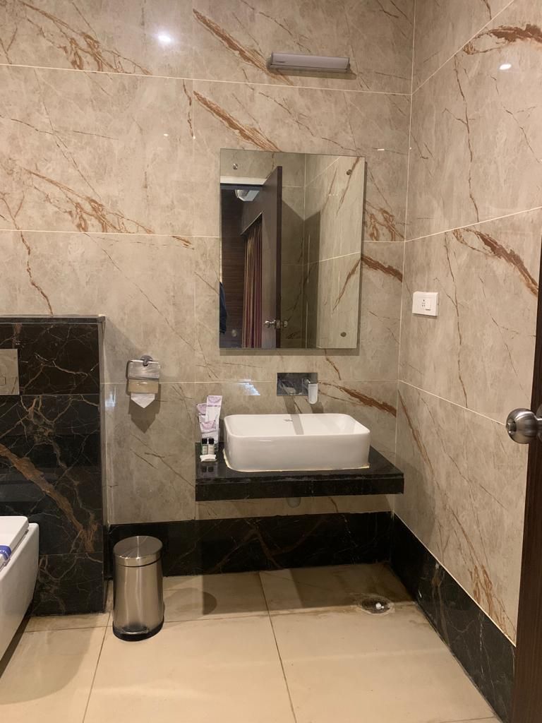 PURPLE HOTELS AND RESORTS Suite Room 8