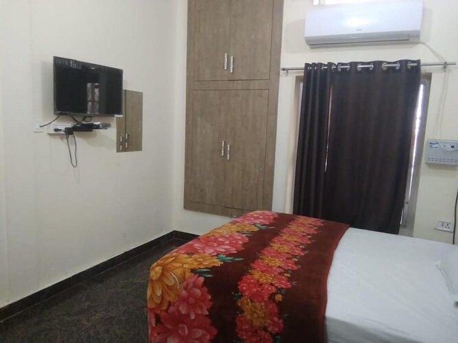 Hotel Gurudev Palace Deluxe Budget AC Room