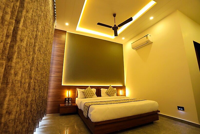 Kingdom Waterpark by Nexottel Deluxe Room 7