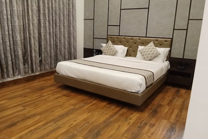 Kingdom Waterpark by Nexottel Deluxe Room 5