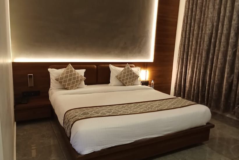 Kingdom Waterpark by Nexottel Deluxe Room 4