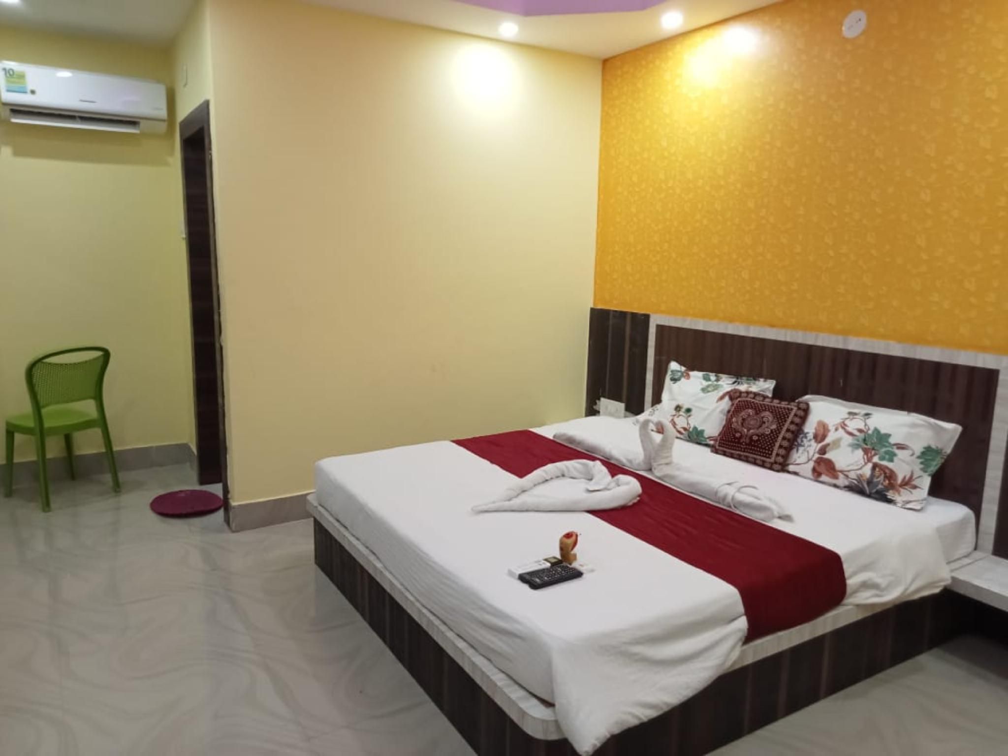 Goroomgo Sashi Puri Classic Double Room 6