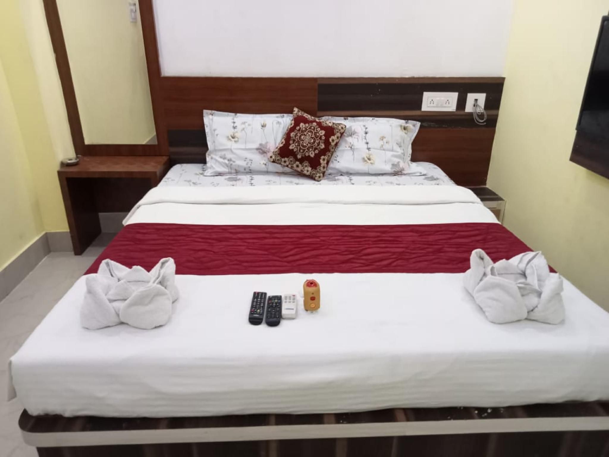 Goroomgo Sashi Puri Classic Double Room 2