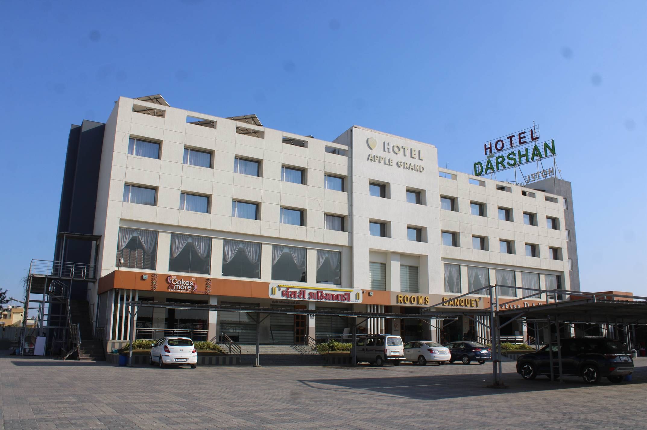 Hotel Exterior 1