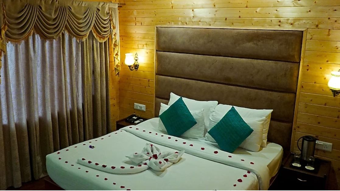 Winnies Holiday Resort Deluxe AC Rooms With Balcony & Valley View