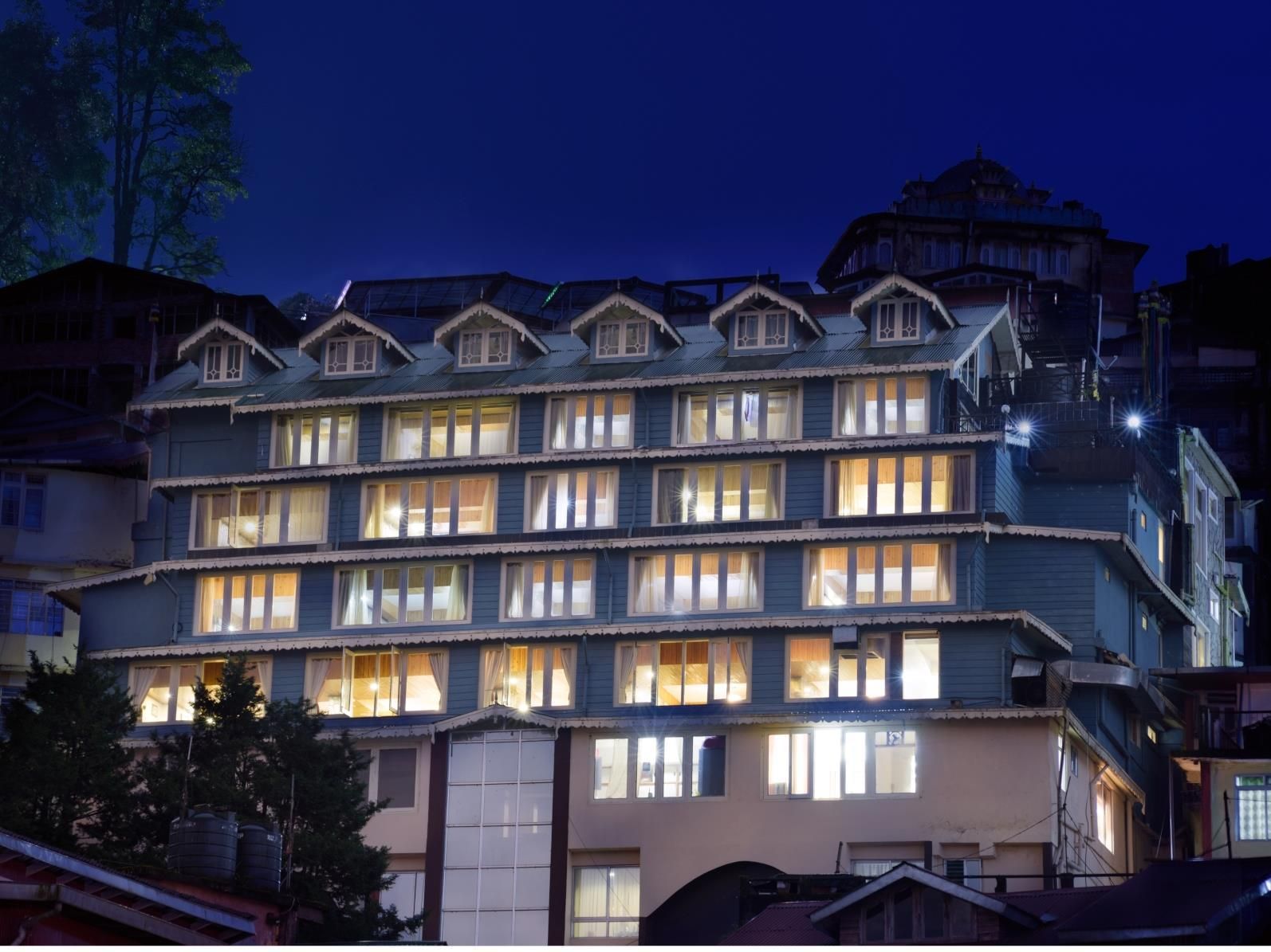 Summit Yashshree Suites and Spa - Hotel exterior and amenities