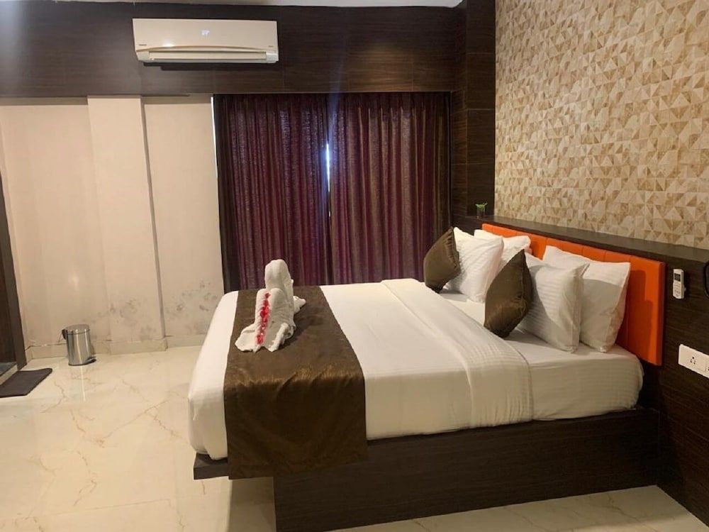undefined PURPLE HOTELS AND RESORTS 3