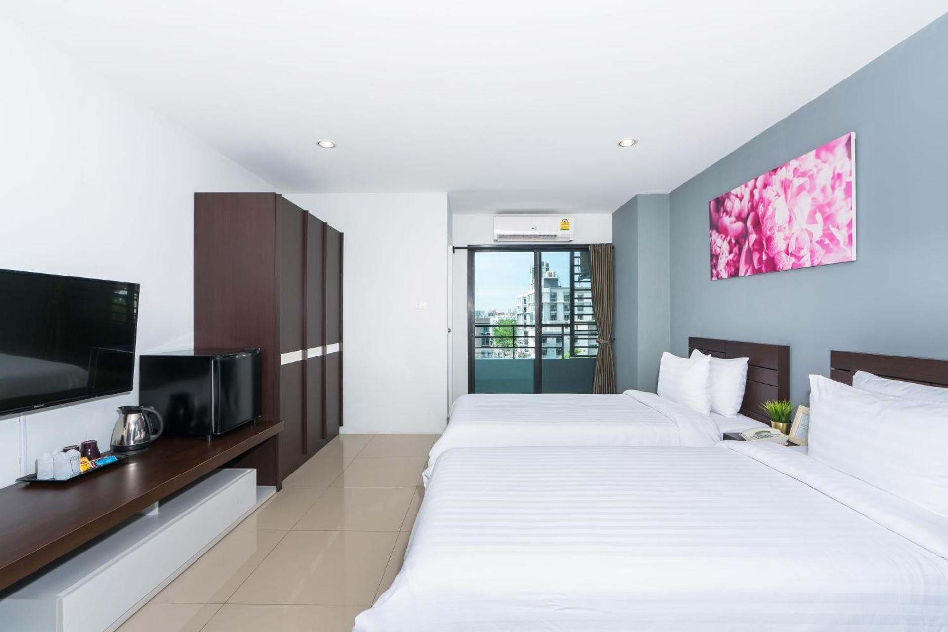 Deluxe Twin Bed