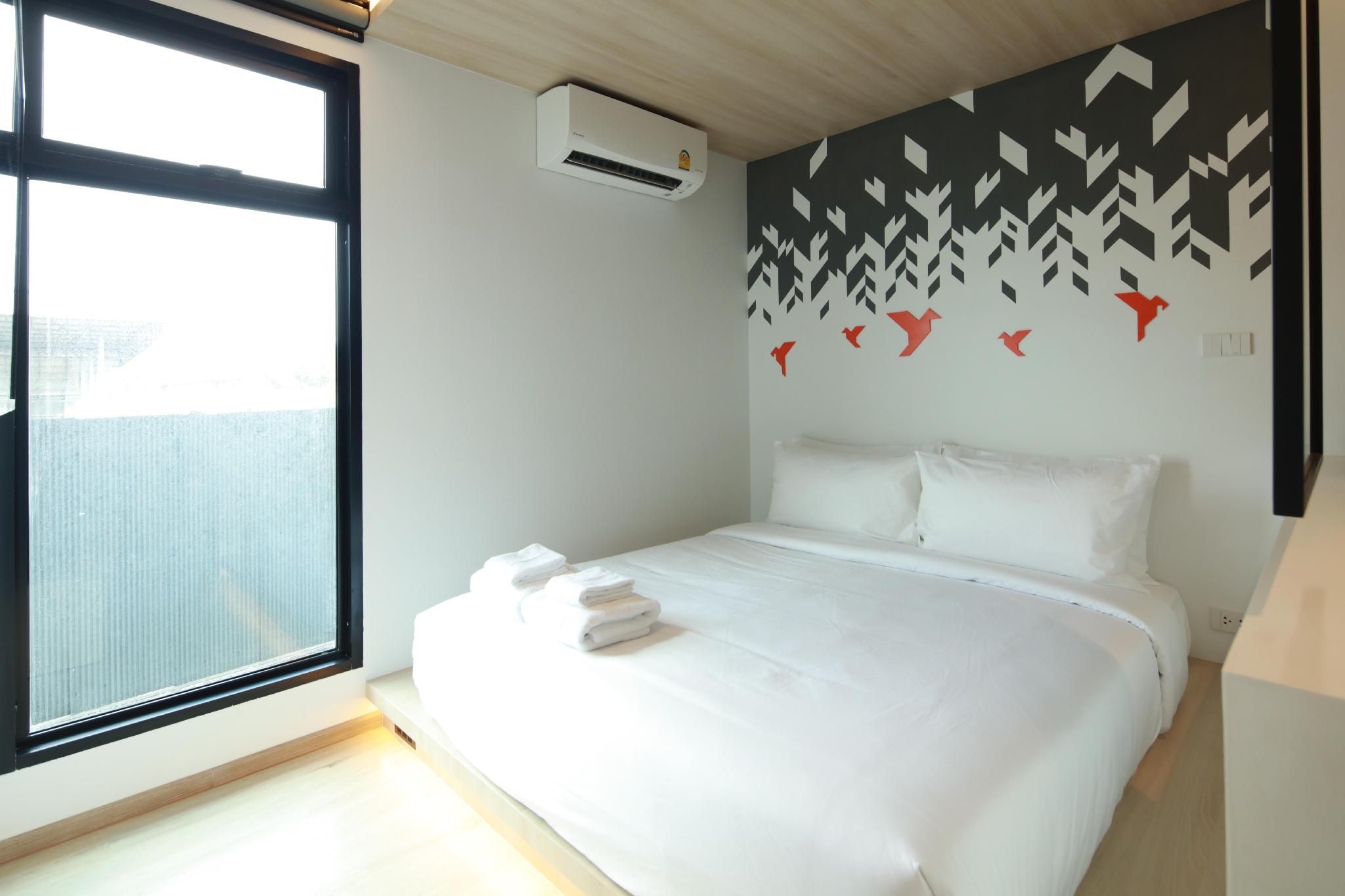 Studio 1 Queen Bed Non-Smoking