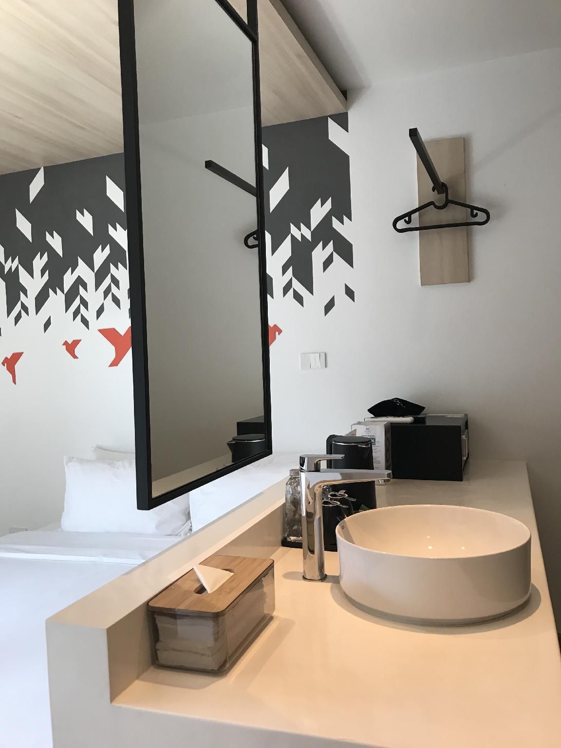 Studio 1 Queen Bed Non-Smoking