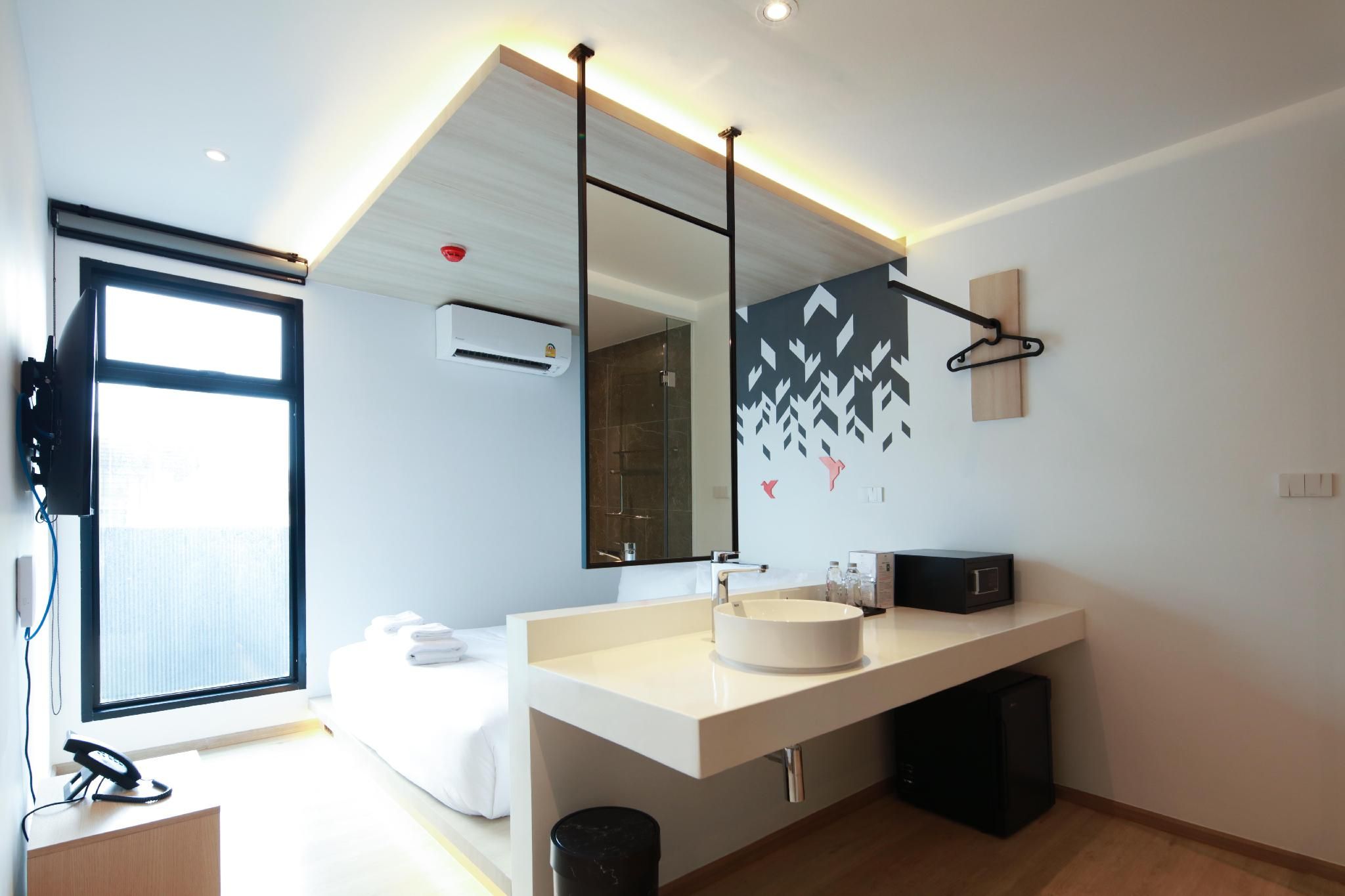 Studio 1 Queen Bed Non-Smoking