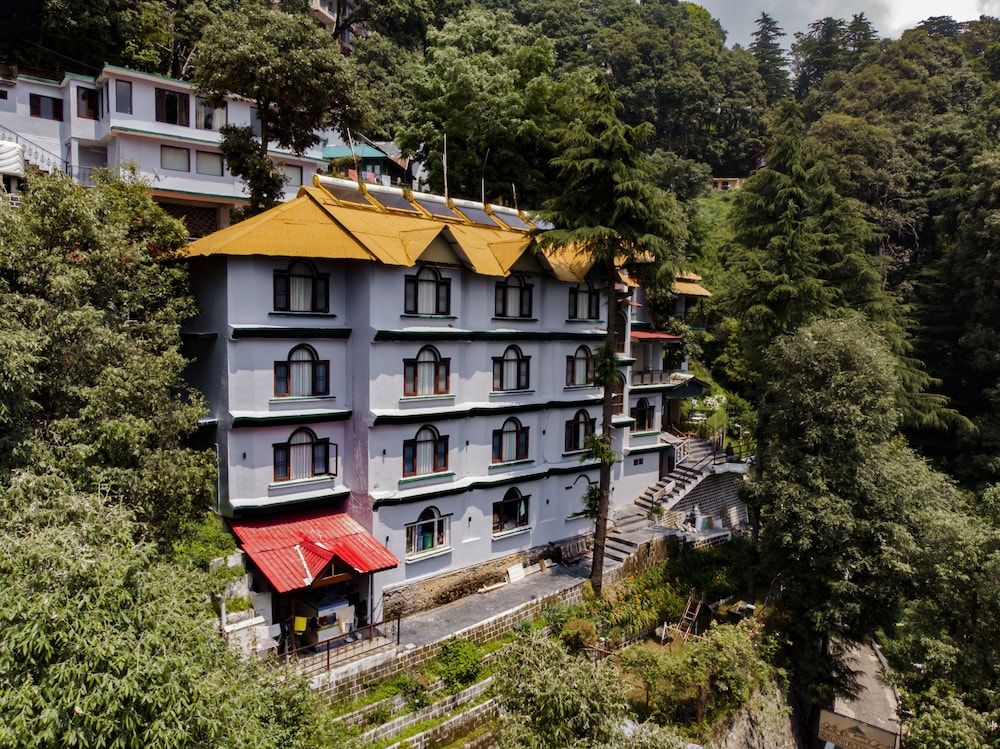 Beyond Stay Lall Ji Tourist Resort Dalhousie 2