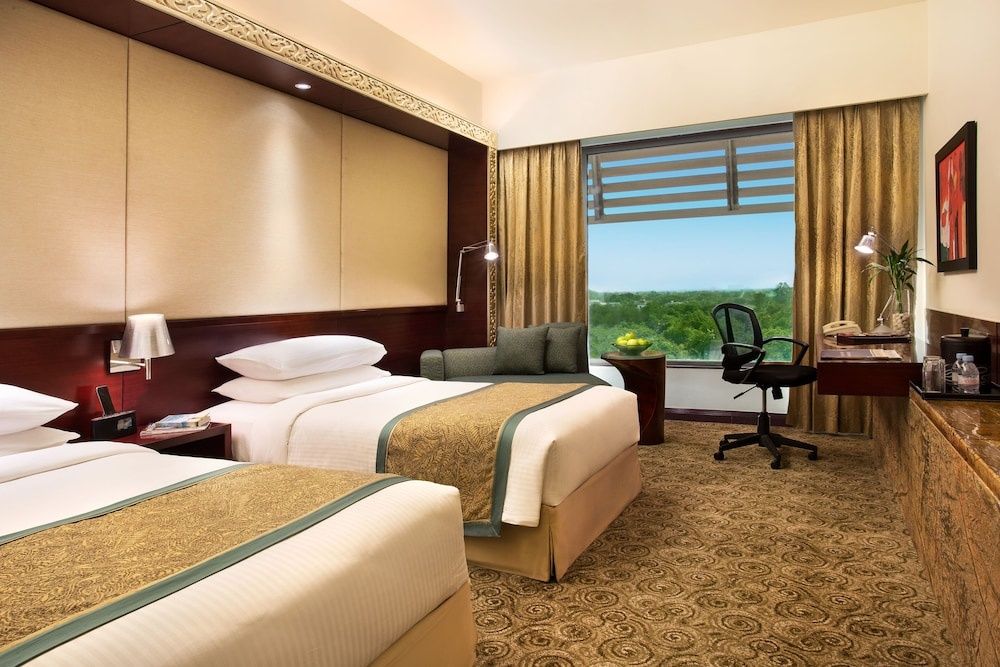 Crowne Plaza Ahmedabad City Centre, an IHG Hotel Standard Room, 2 Twin Beds (Club Floor) 2