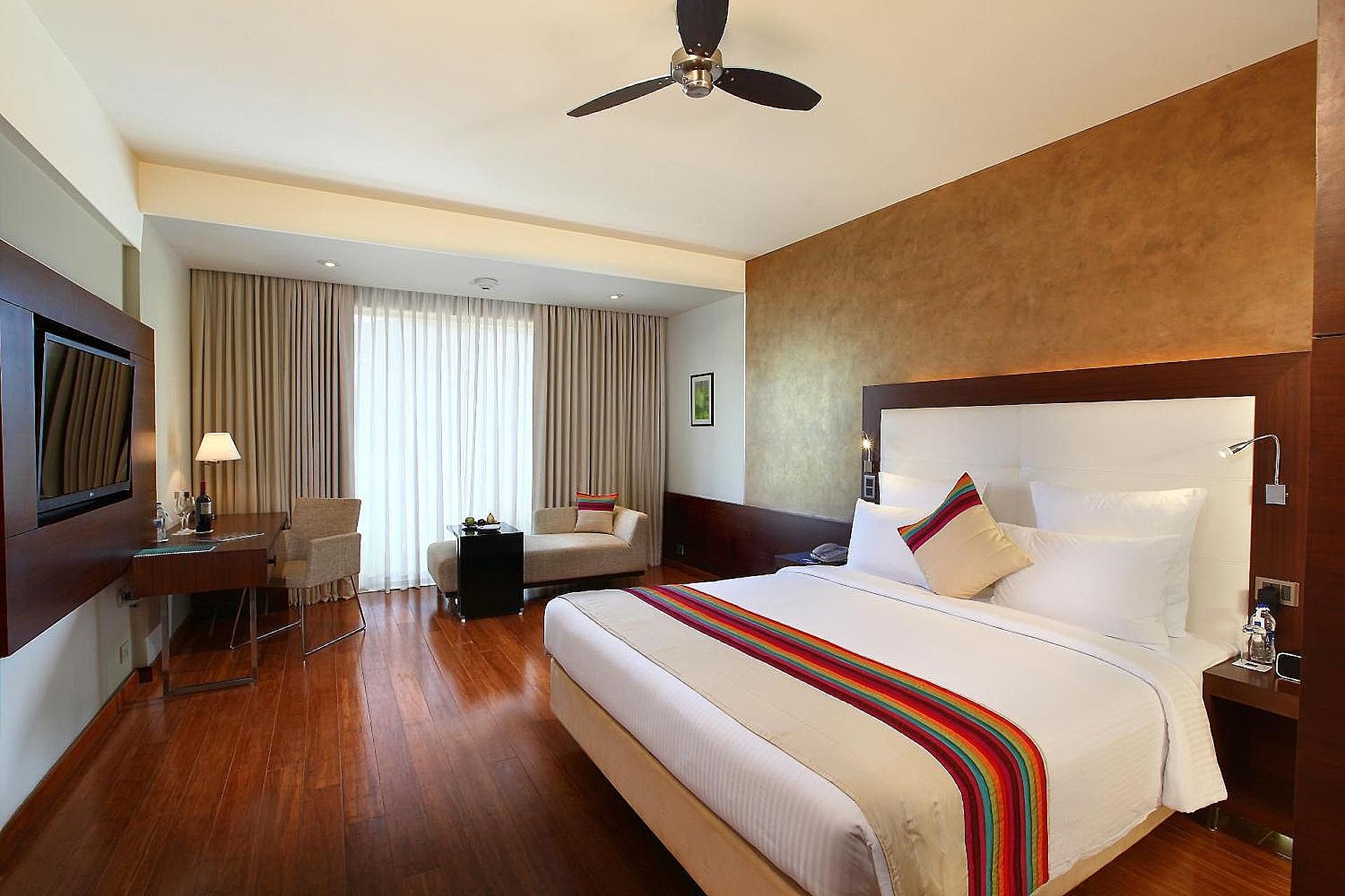 Novotel Goa Candolim Hotel Superior Room, 1 King Bed