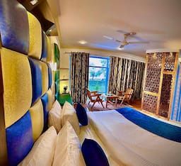 Primer Lake View Room