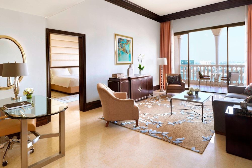 The Ritz-Carlton Abu Dhabi, Grand Canal Executive Suite, 1 King Bed, Balcony 5