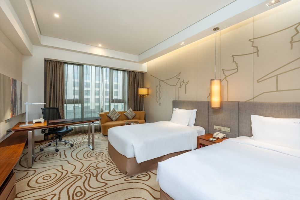 Holiday Inn Shanghai Hongqiao, an IHG Hotel Standard Room