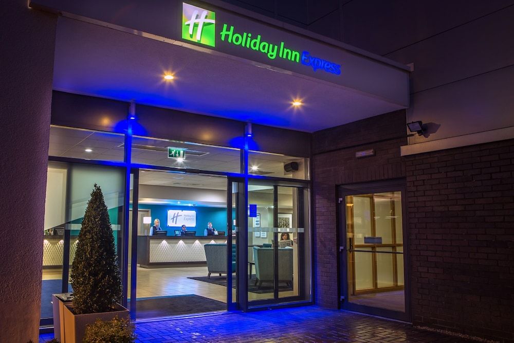 Holiday Inn Express Manchester Airport, an IHG Hotel 3