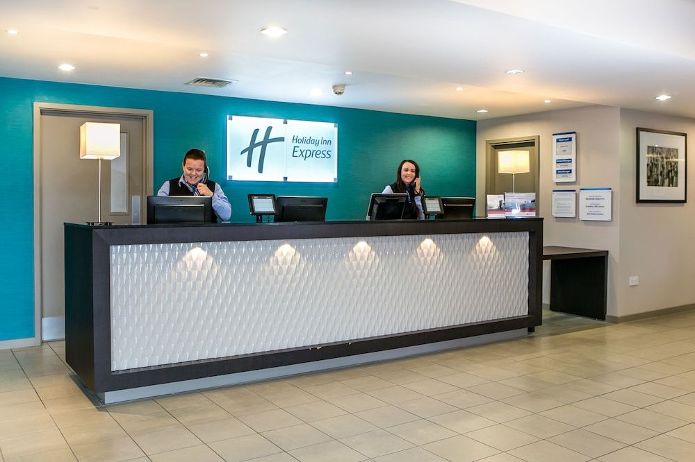 Holiday Inn Express Manchester Airport, an IHG Hotel 5