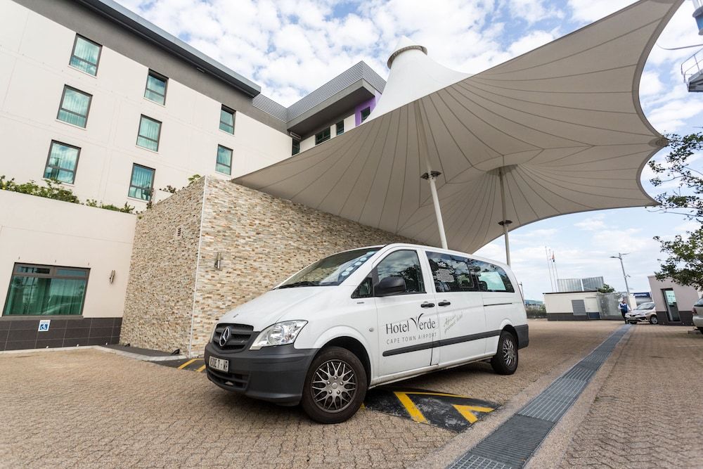 Hotel Verde Cape Town Airport entrance 2