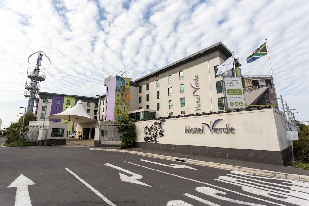 Hotel Verde Cape Town Airport facade