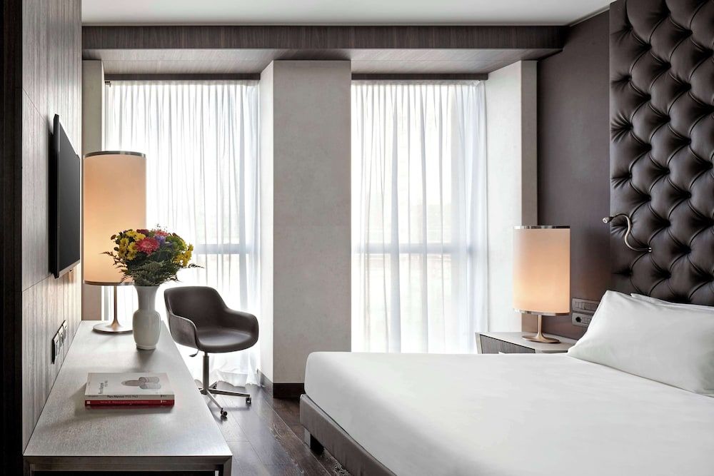 Hyatt Centric Milan Centrale featured 4