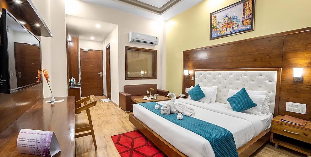 Divine Lakshmi Ganga Deluxe Room 3