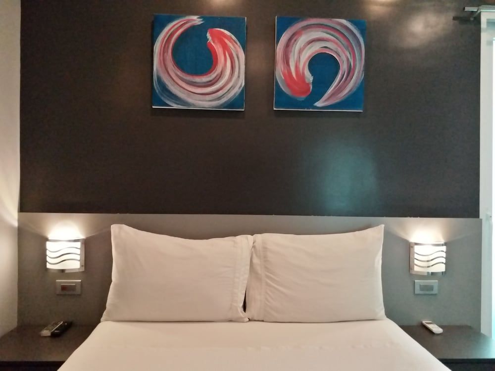 Leez Inn Malate Superior Room 8