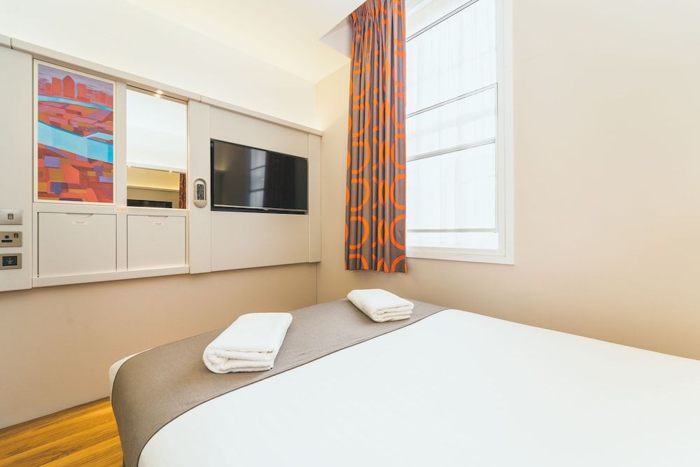 Point A Hotel - London, Canary Wharf Double Room 2