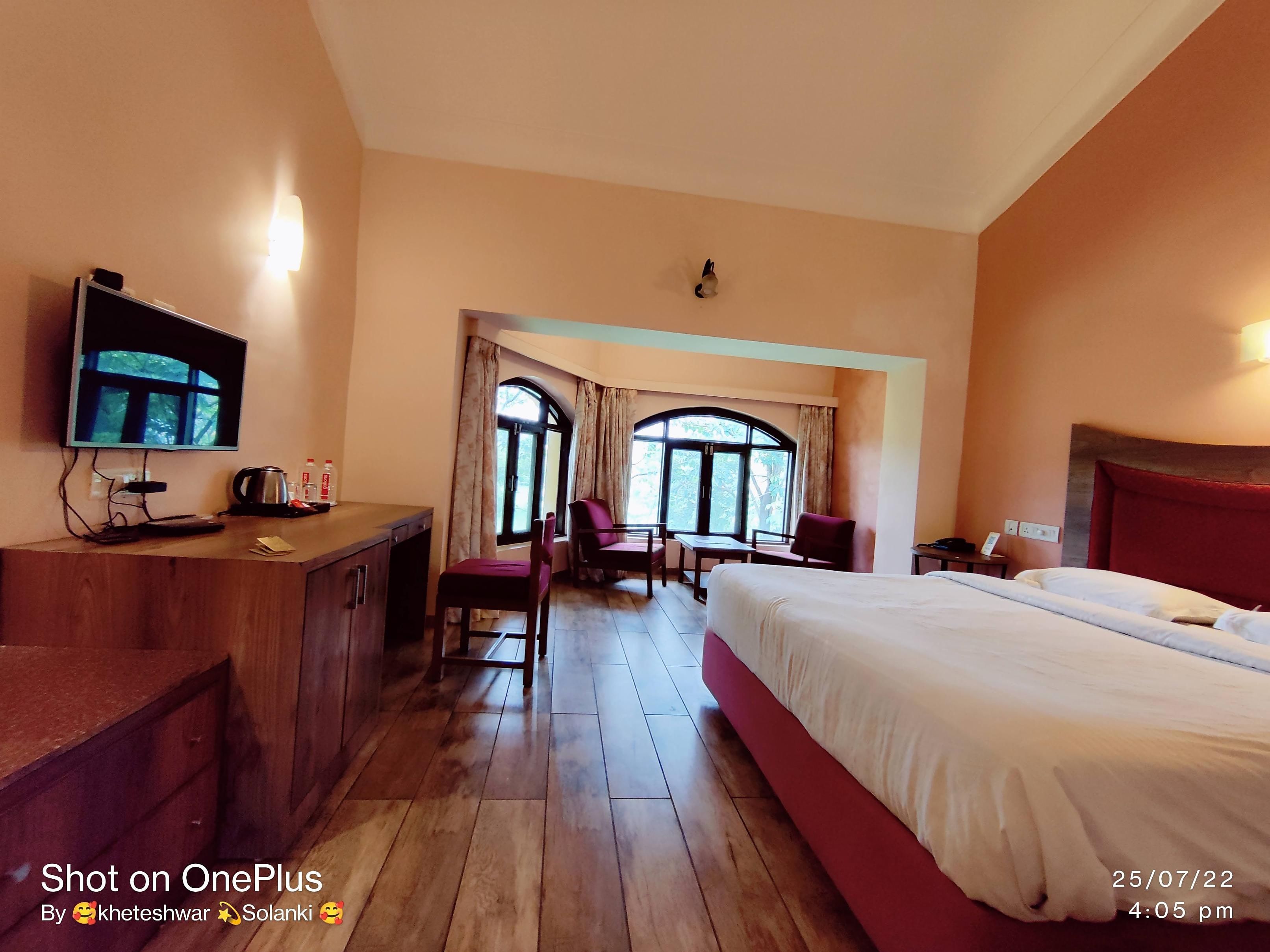 Cama Rajputana Club Resort Superior Room 5