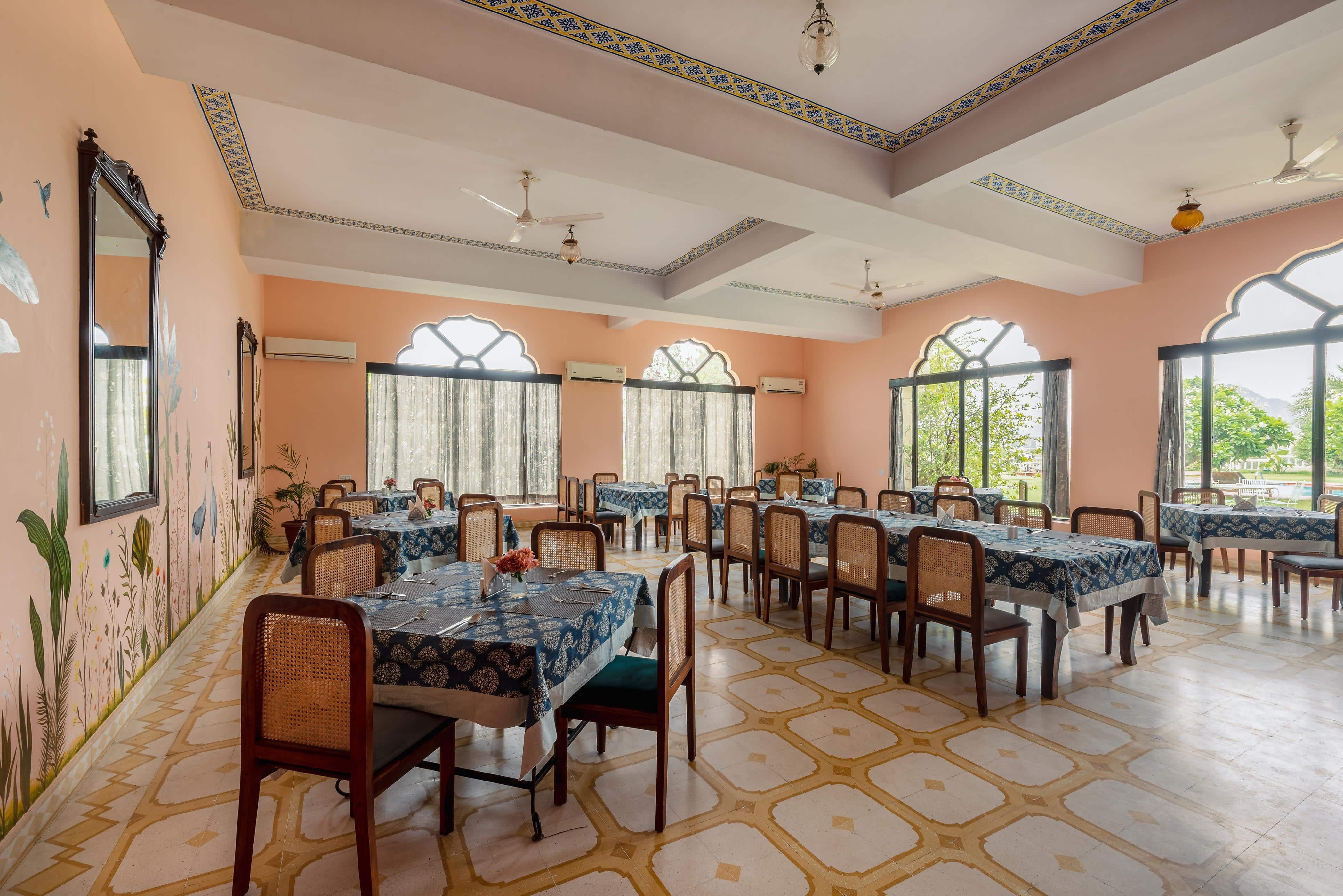 Food & Dining