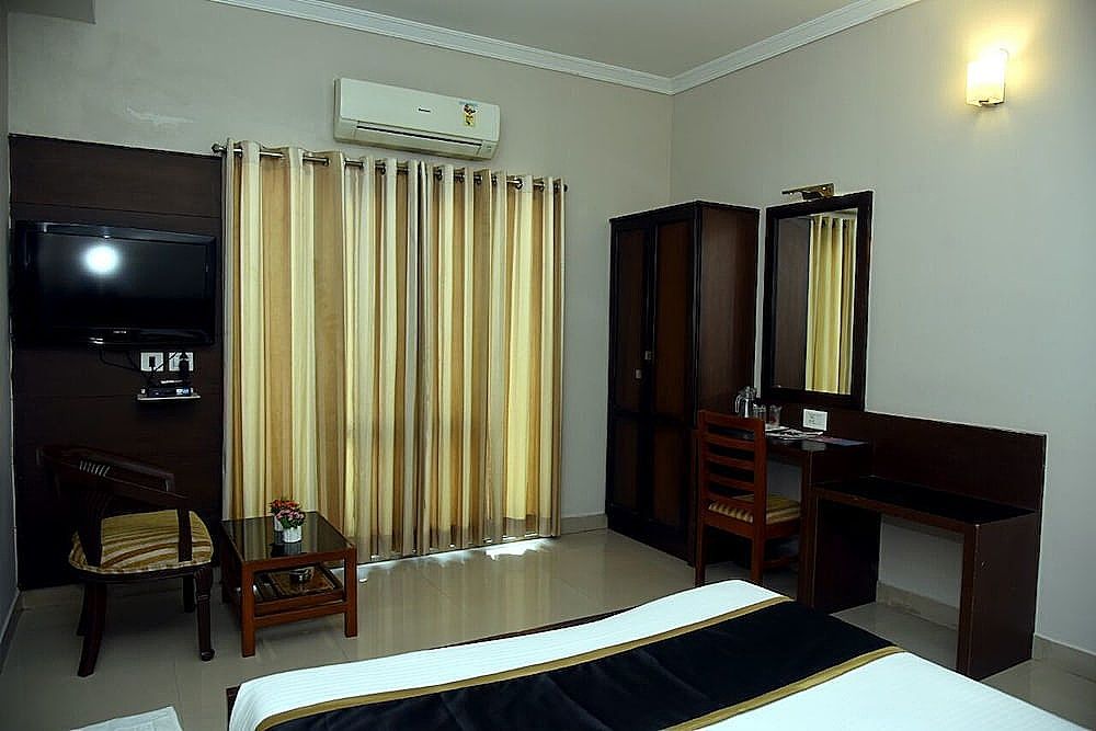 Hotel Pearl International Deluxe Room 36