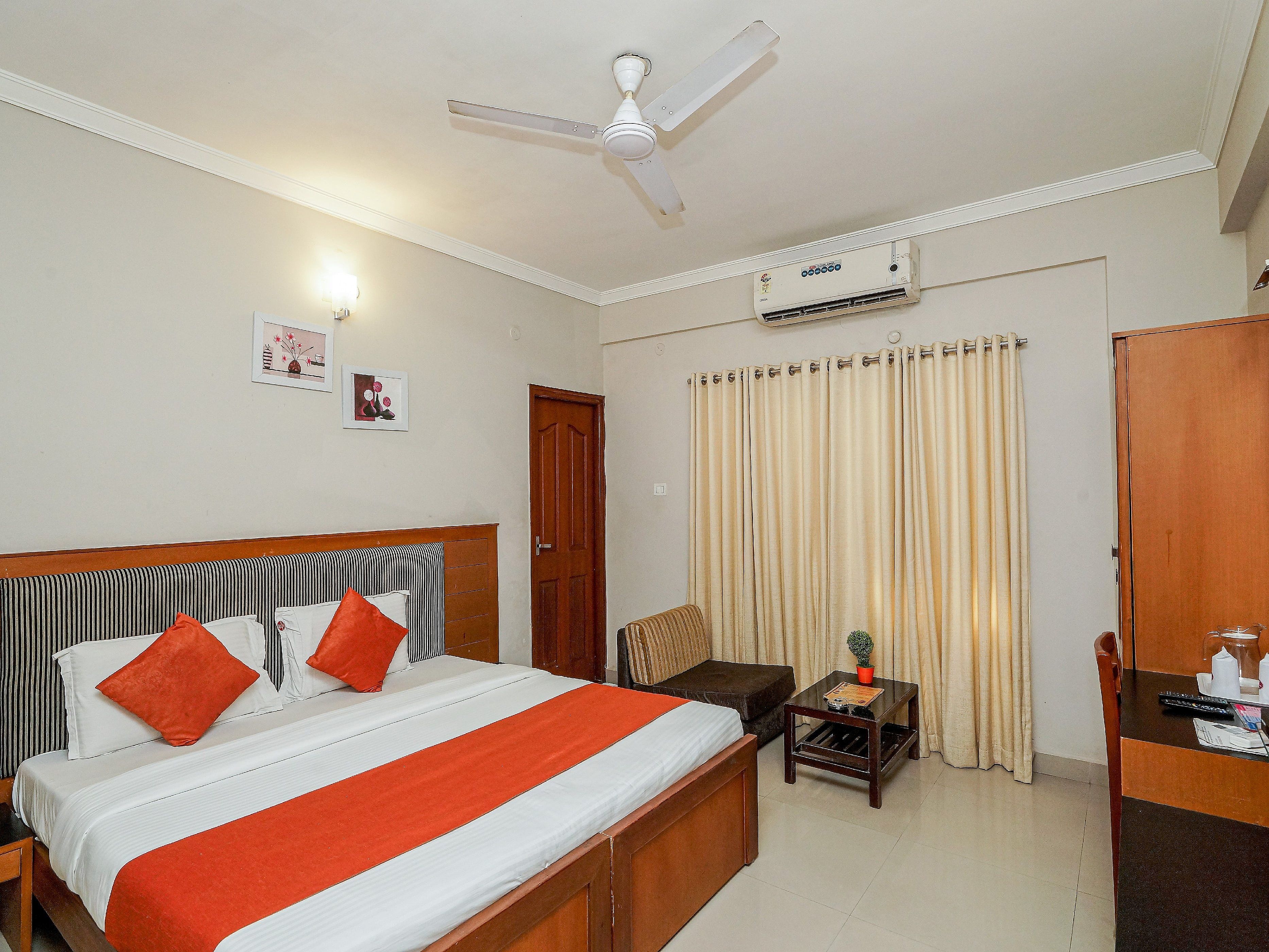Hotel Pearl International Deluxe Room 13