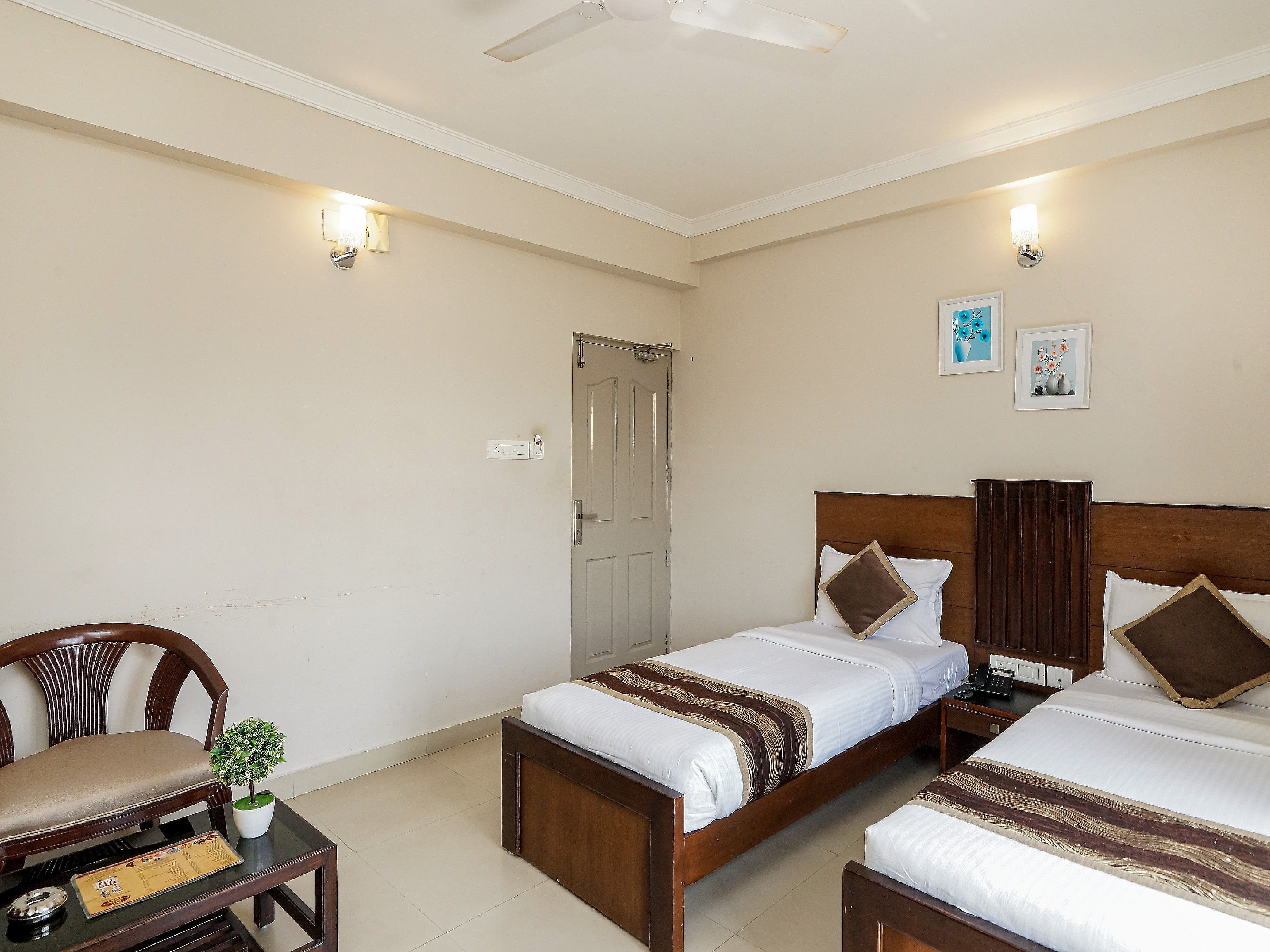 Hotel Pearl International Deluxe Room 17