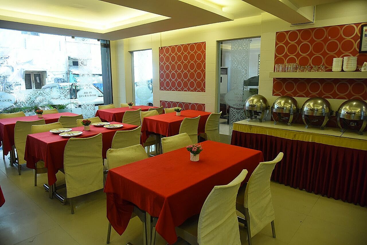 Food & Dining