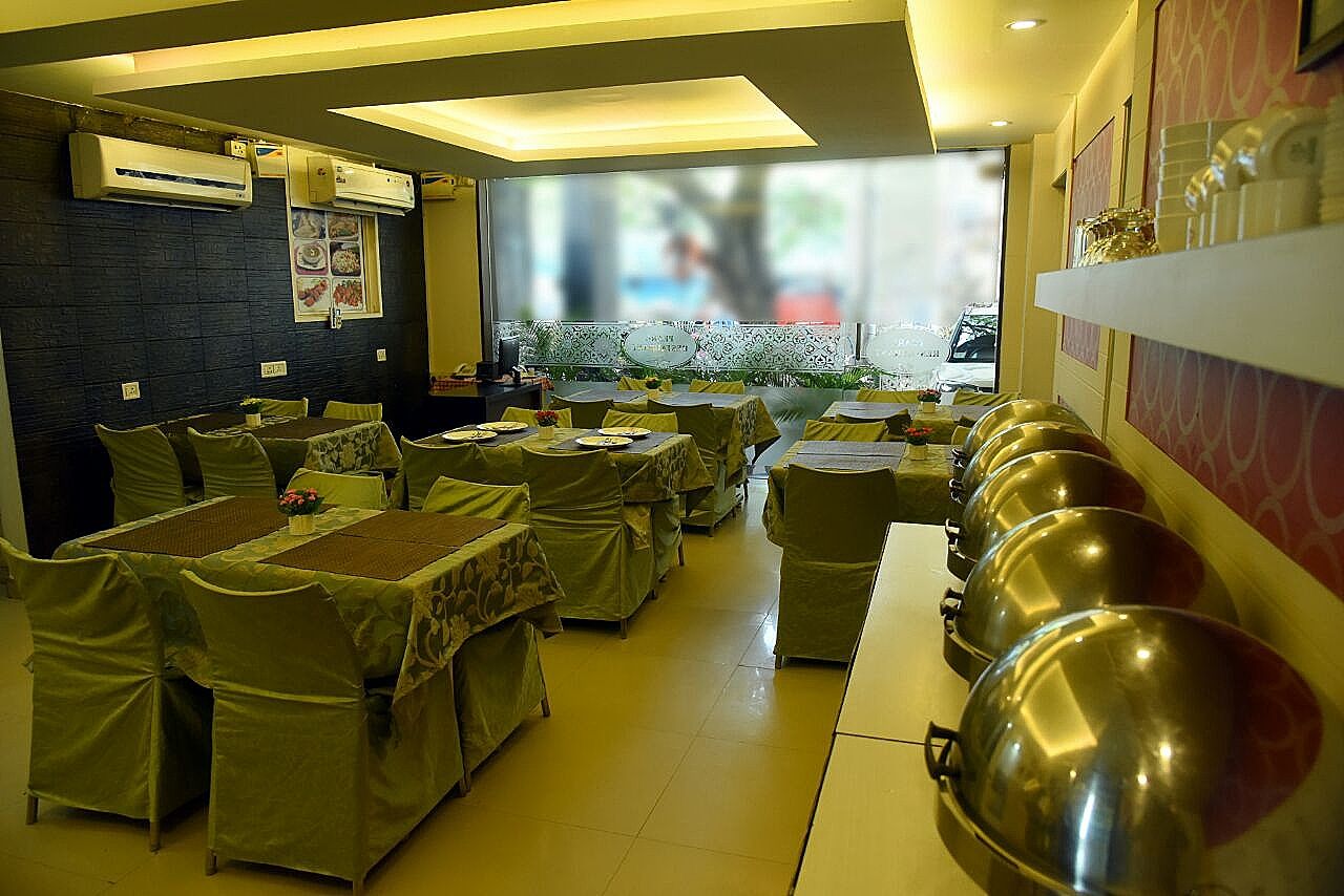 Food & Dining