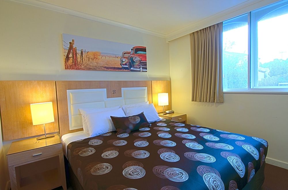 Park Squire Motor Inn and Serviced Apartments featured