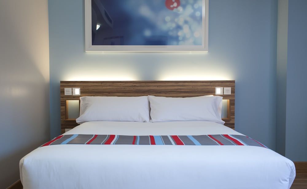 Travelodge Barcelona Poblenou featured 3