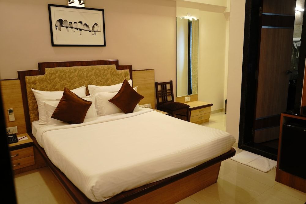 Jivanta Mahabaleshwar Deluxe Room 2