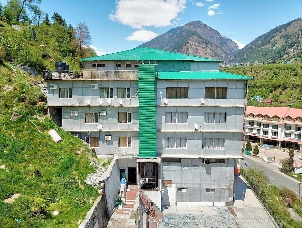 Manali Valley Resort exterior