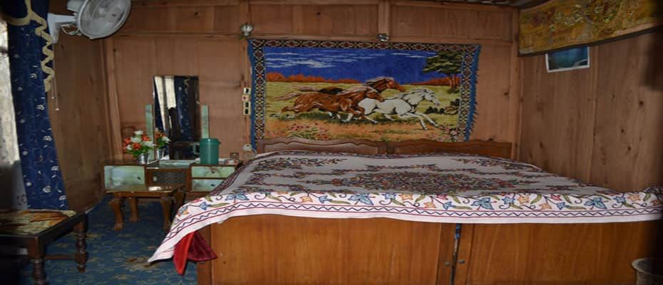 undefined New Retreet Houseboat 5