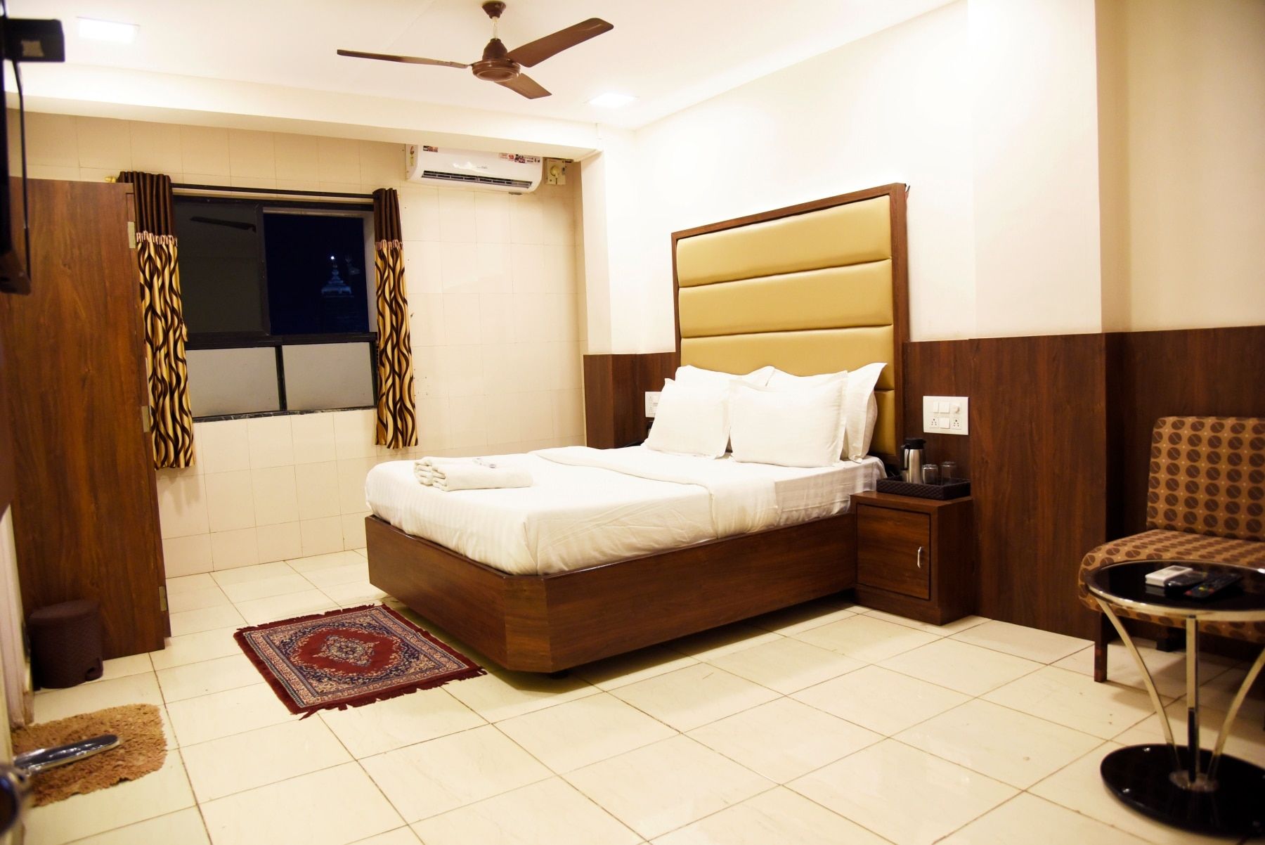 Double Bed AC Room