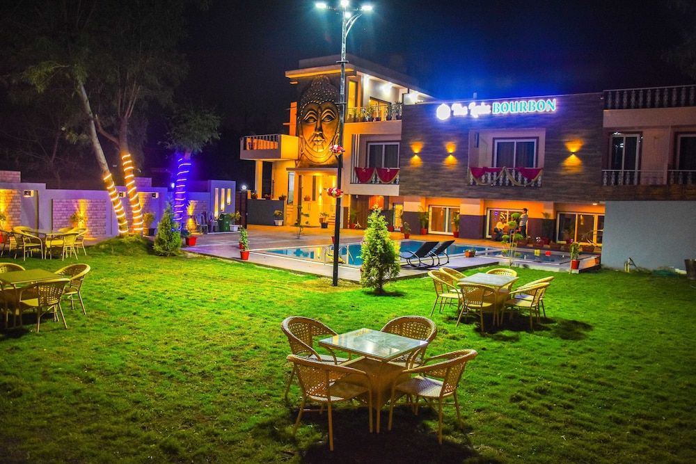 undefined FabHotel The Lake Bourbon 6