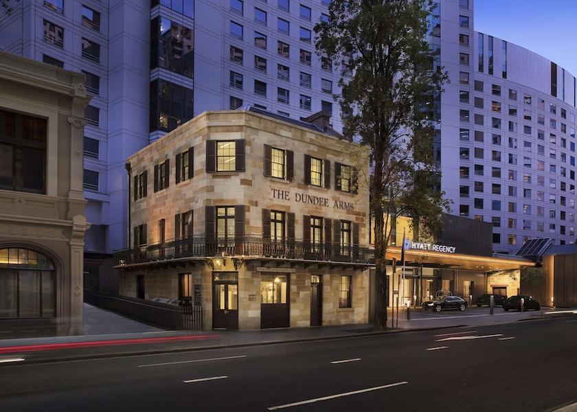 New South Wales Sydney Bar (on property)