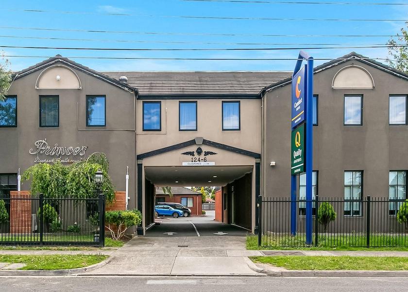 Victoria Melbourne Exterior