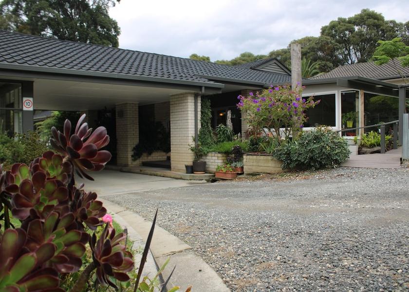 Victoria Foster Front of property