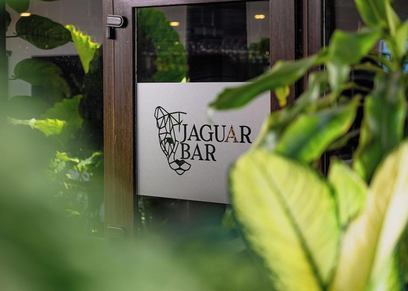  Belize City Pool Side Bar