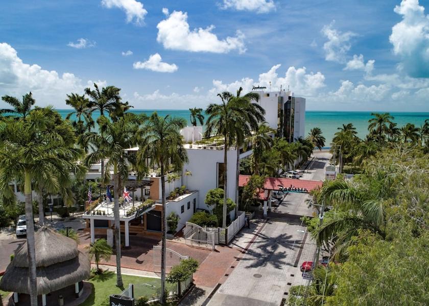  Belize City Exterior Detail
